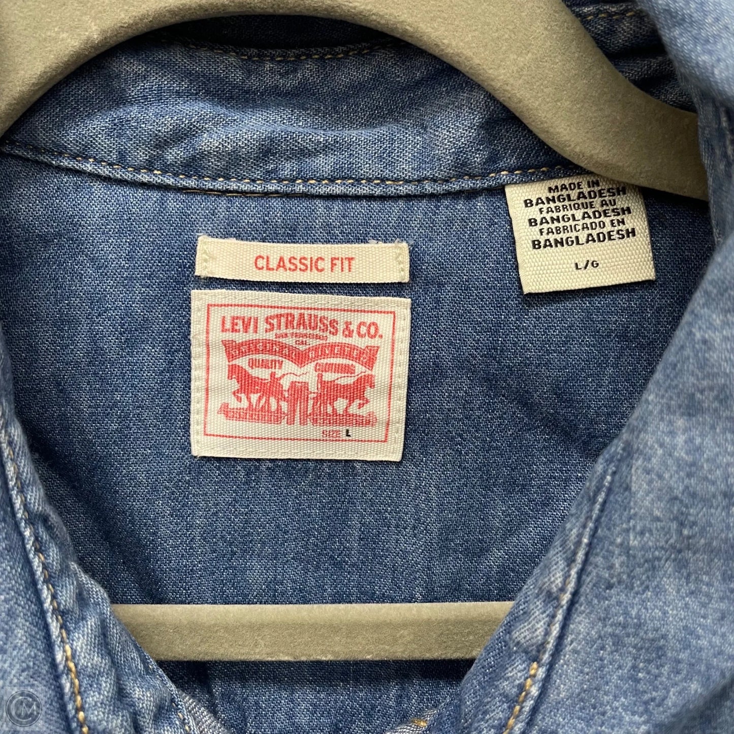 Top Long Sleeve By Levis In Blue Denim, Size: L
