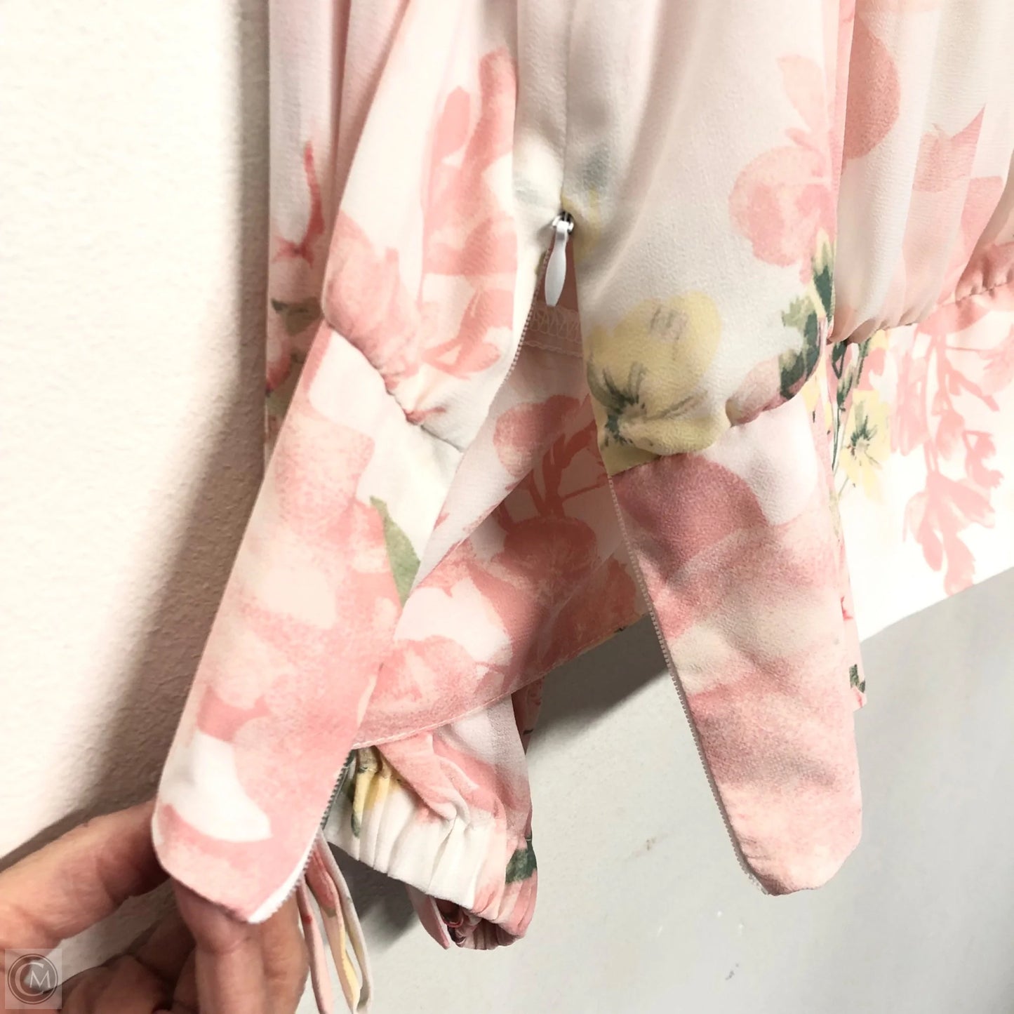 Blouse Long Sleeve By New York And Co In Pink & White, Size: M