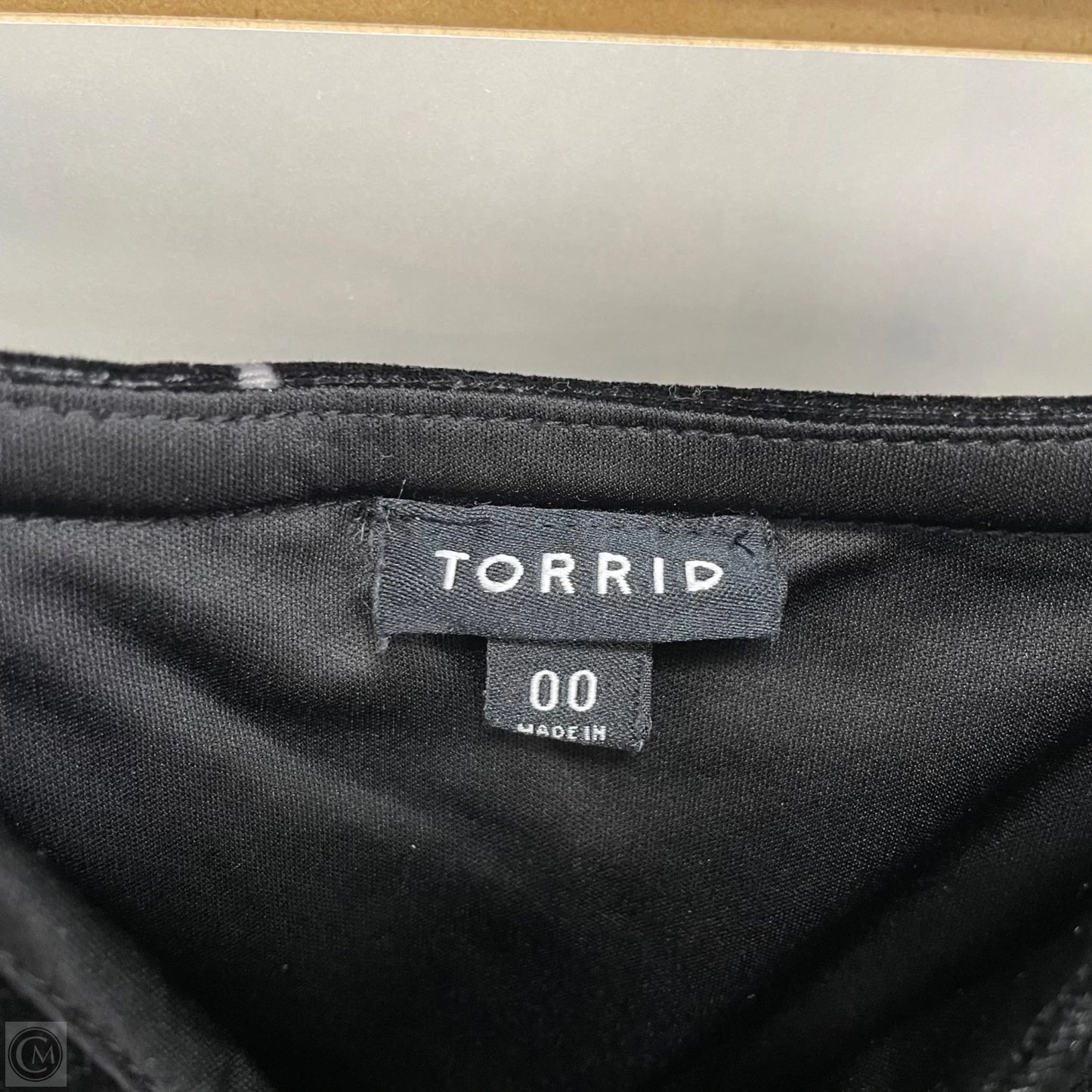 Dress Casual Short By Torrid In Black & Grey, Size: M