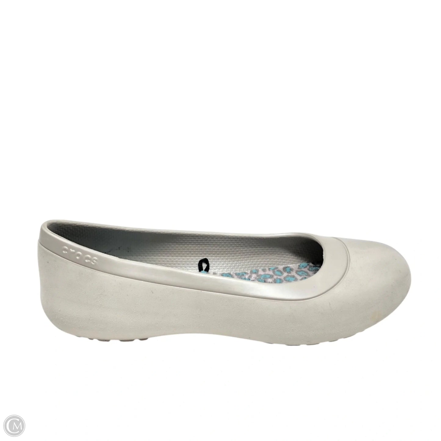 Shoes Flats By Crocs In Grey, Size: 6