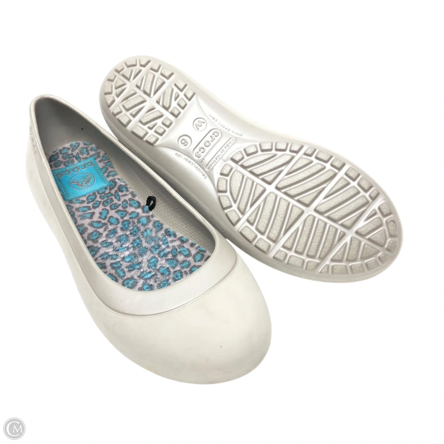 Shoes Flats By Crocs In Grey, Size: 6