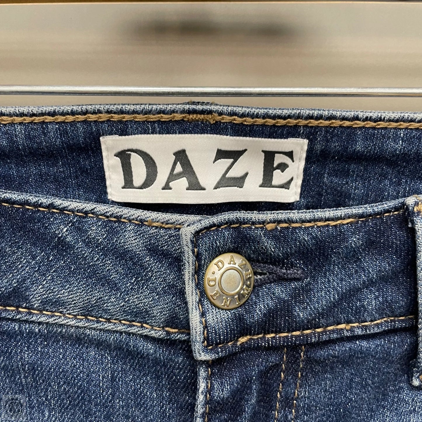 Jeans Boot Cut By Daze Denim In Blue Denim, Size: 10