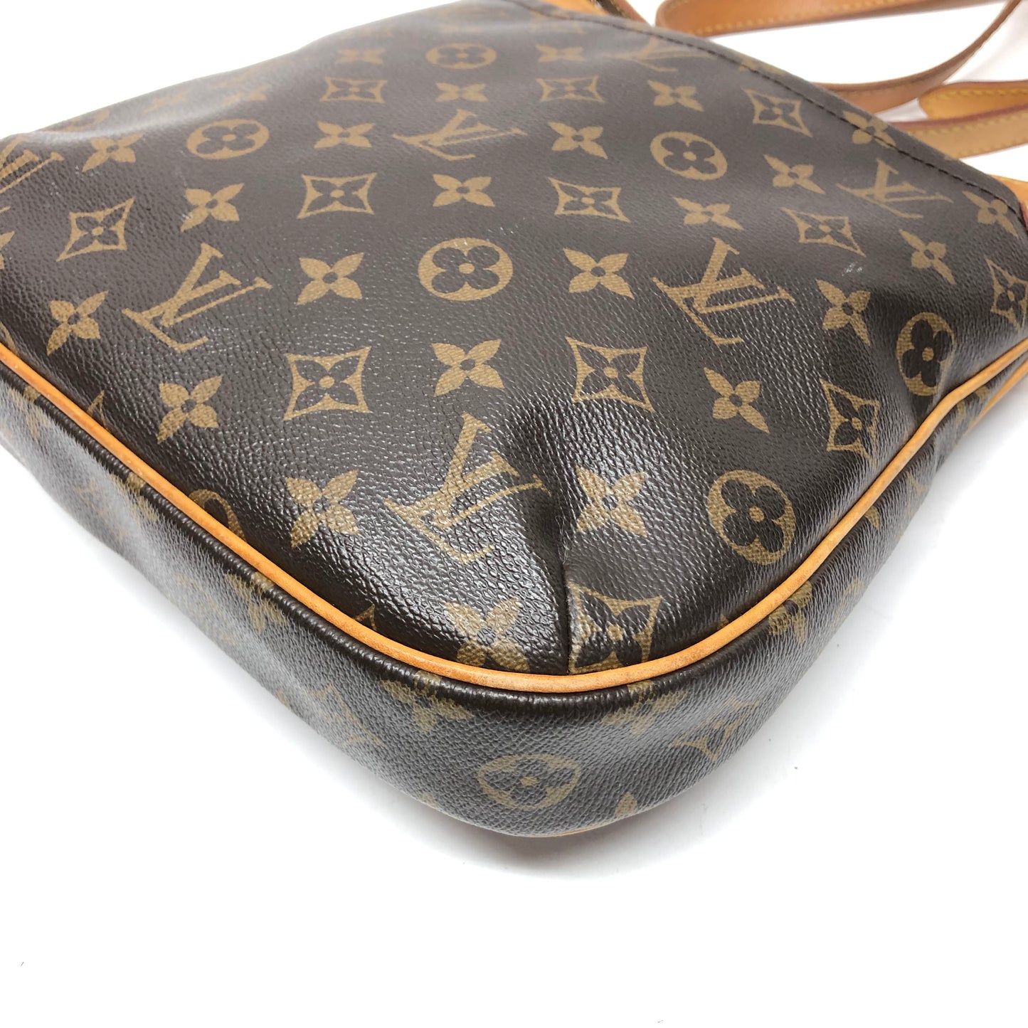 Crossbody Luxury Designer By Louis Vuitton, Size: Medium