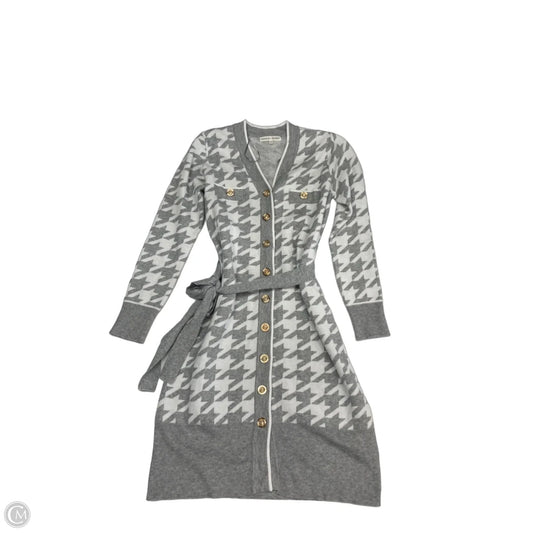 Sweater By Clothes Mentor In Grey & White, Size: M