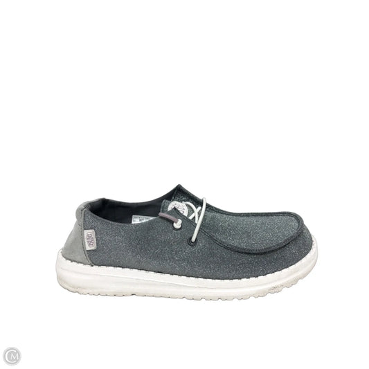 Shoes Flats By Hey Dude In Grey, Size: 7