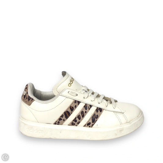 Shoes Sneakers By Adidas In White, Size: 6.5