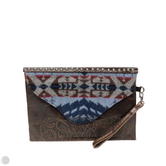 Wristlet Leather By Clothes Mentor, Size: Large