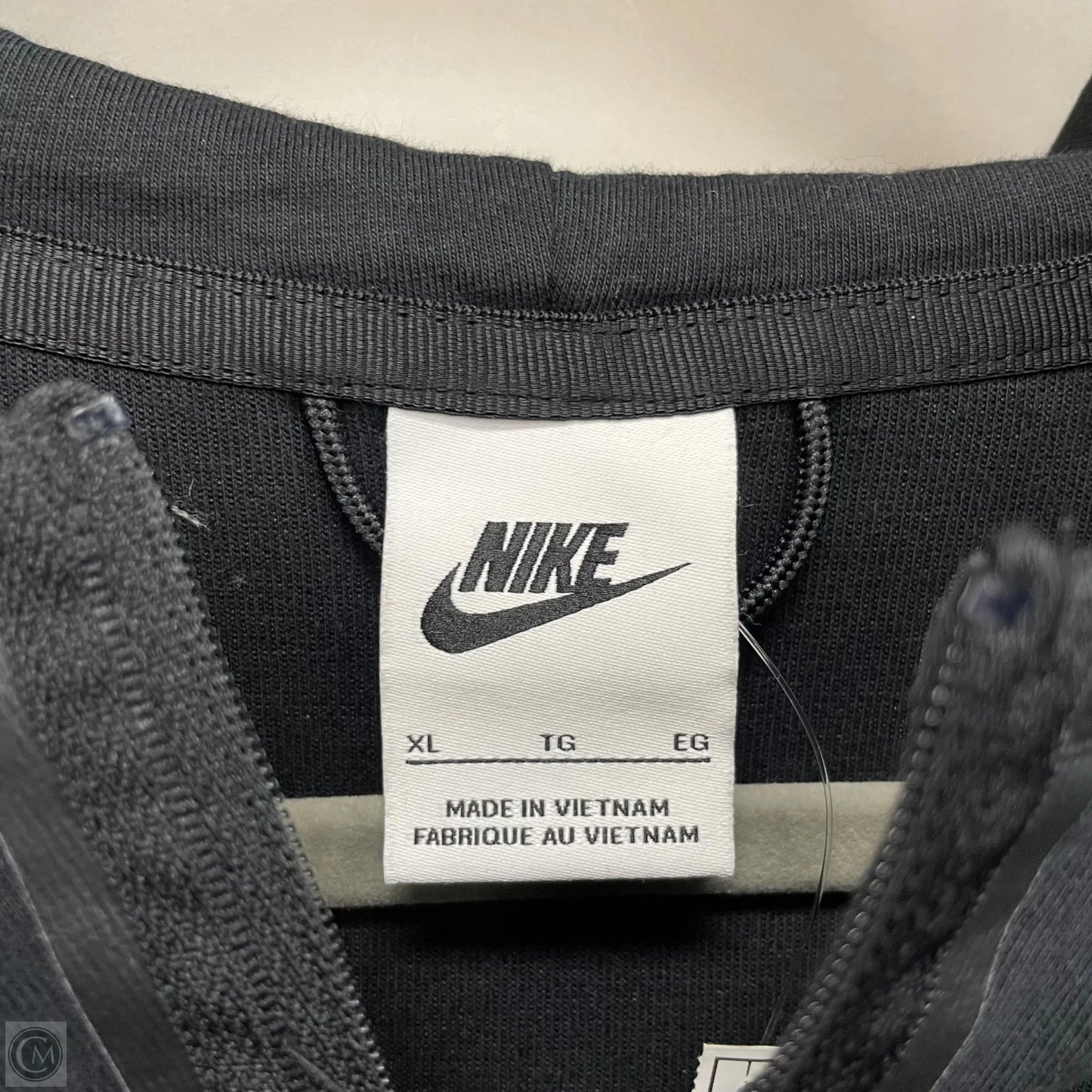 Poncho By Nike In Black, Size: Xl