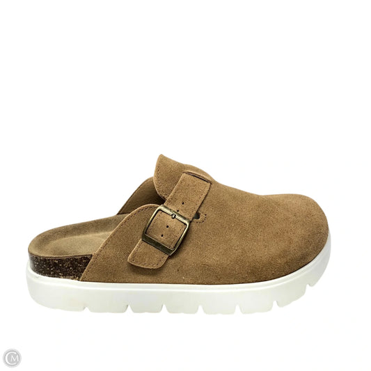 Shoes Flats By Clothes Mentor In Tan, Size: 8.5