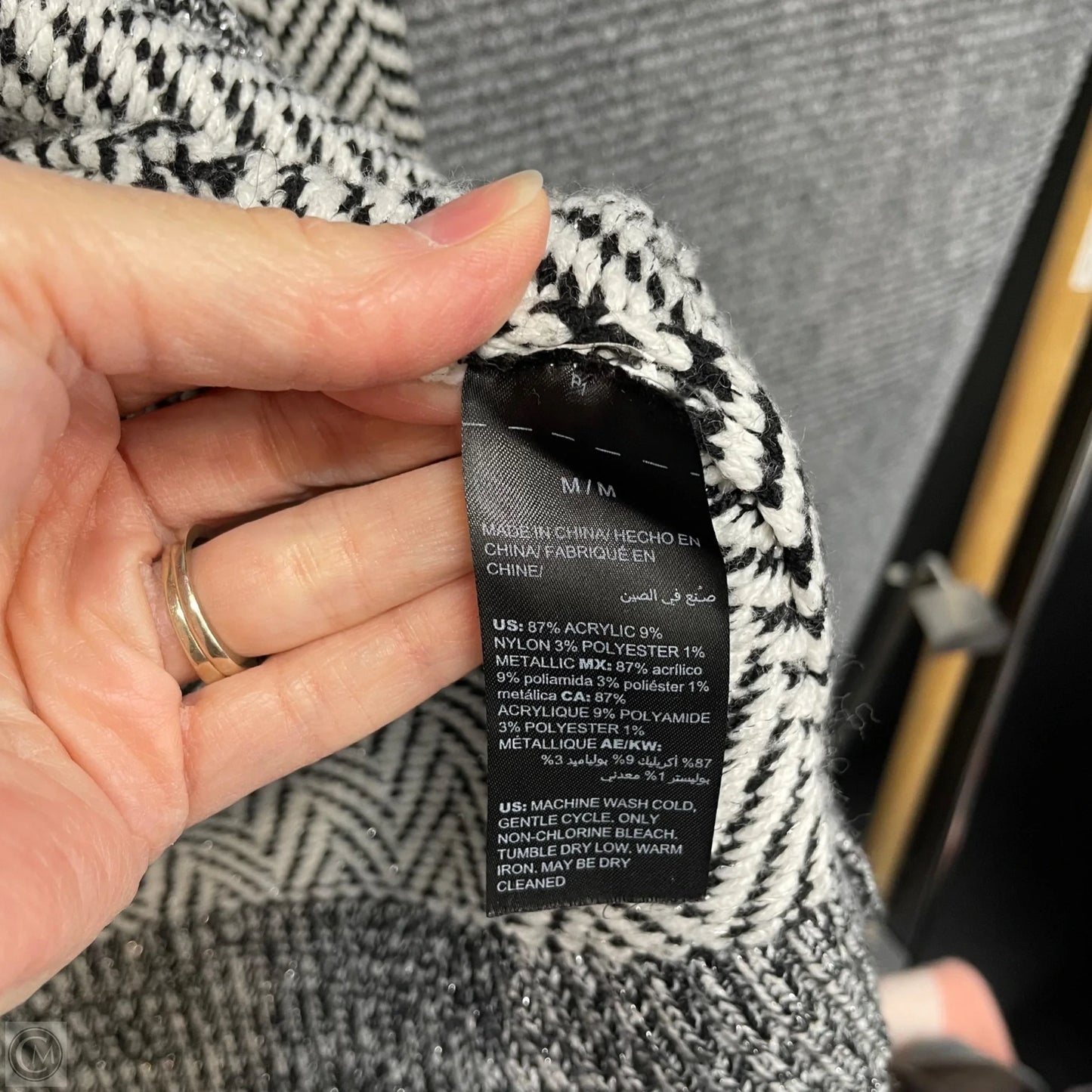 Sweater Cardigan By Clothes Mentor In Black & White, Size: M