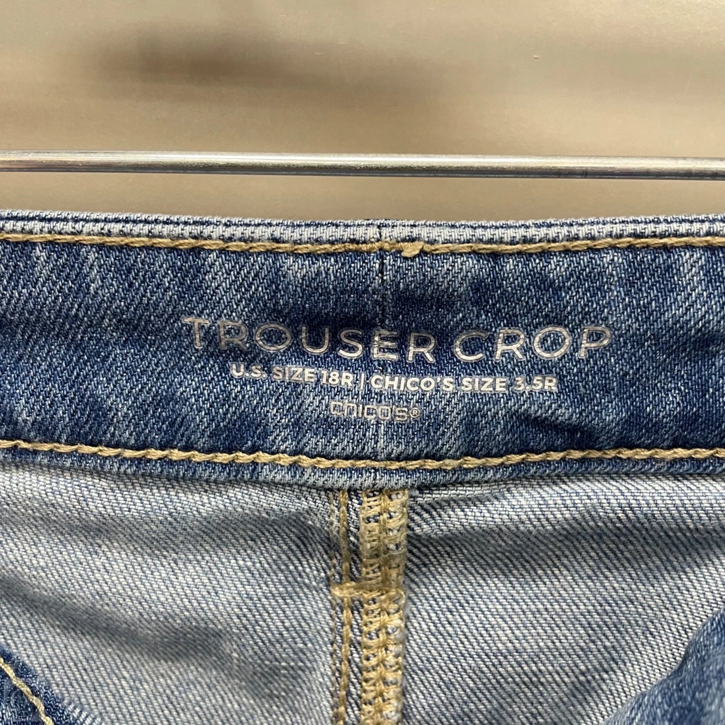 Jeans Cropped By Chicos In Blue Denim, Size: 18