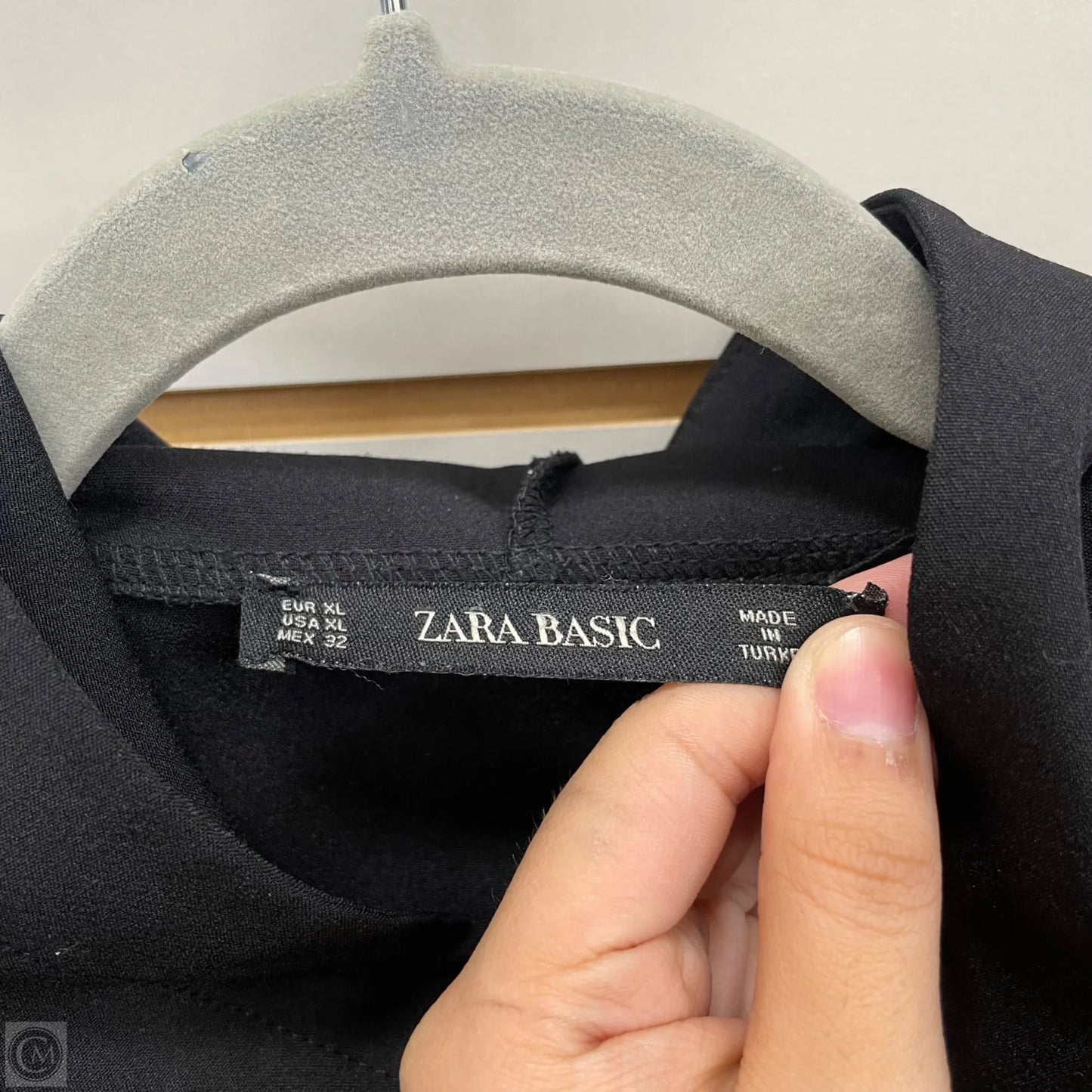 Top Long Sleeve By Zara In Leopard Print, Size: Xl