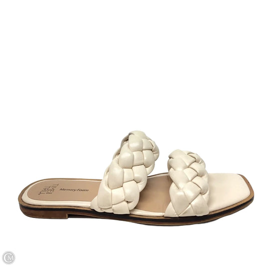 Sandals Flats By Time And Tru In Beige, Size: 6