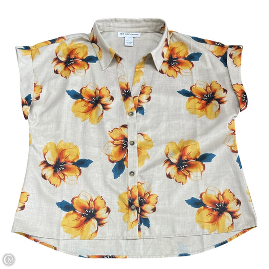 Top Short Sleeve By New York And Co In Floral Print, Size: L