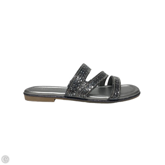 Sandals Flats By Kelly And Katie In Silver, Size: 7