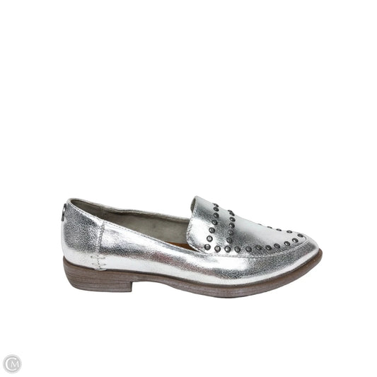 Shoes Flats By Blowfish In Silver, Size: 7