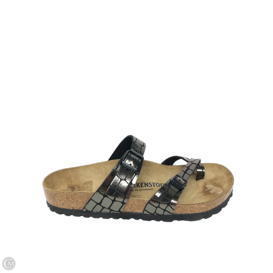 Sandals Flats By Birkenstock In Bronze, Size: 10