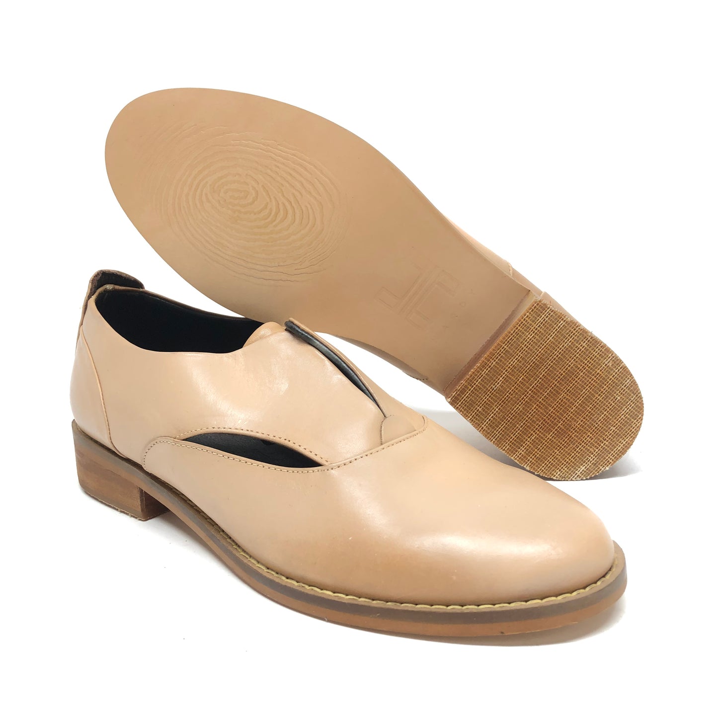 Shoes Flats By Clothes Mentor In Tan, Size: 9