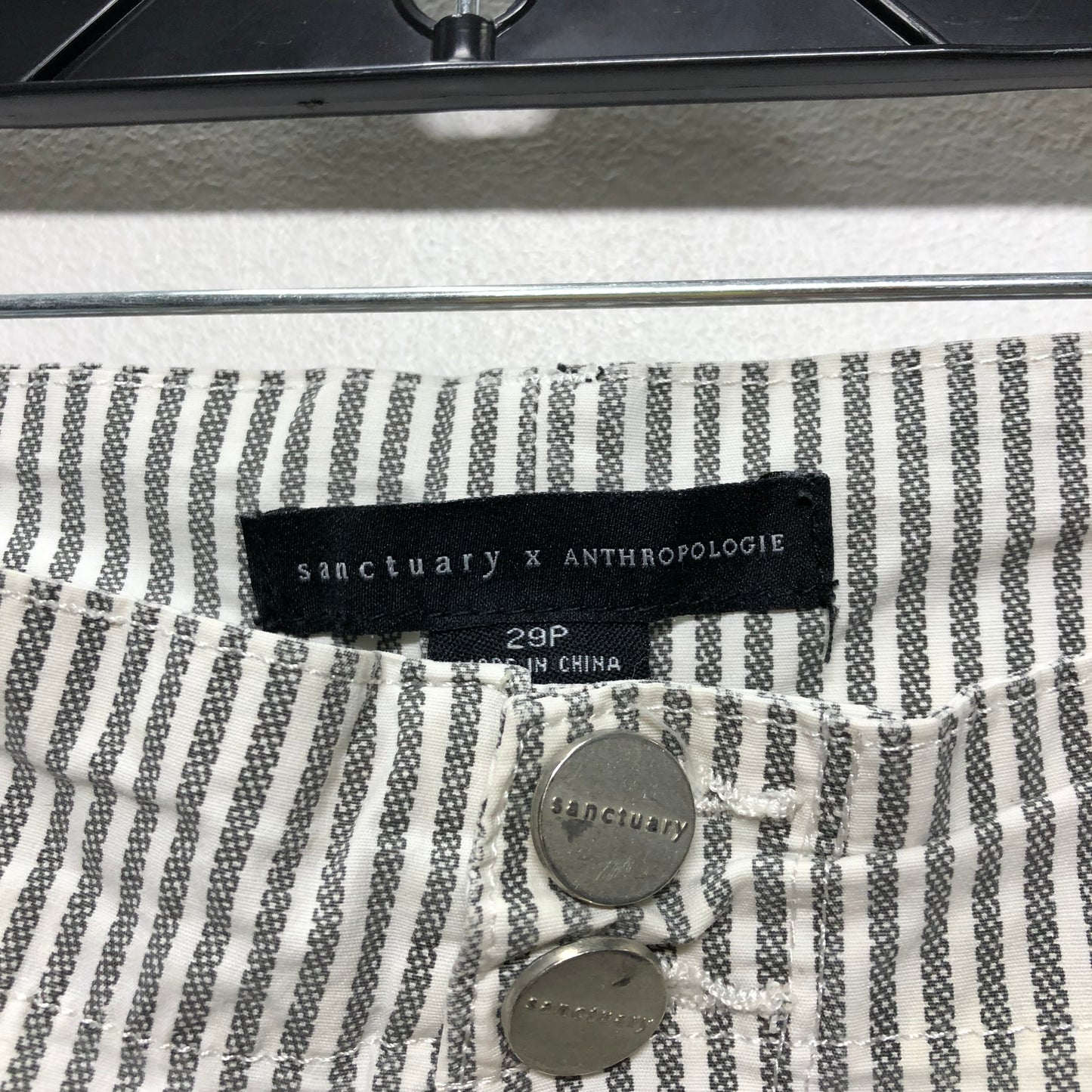 Pants Cropped By Anthropologie In Grey & White, Size: 8p