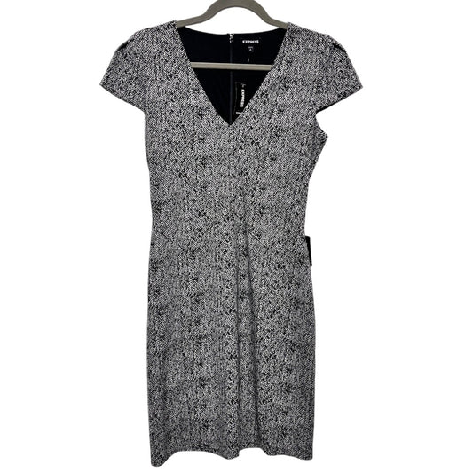 Dress Casual Short By Express In Black & White, Size: S