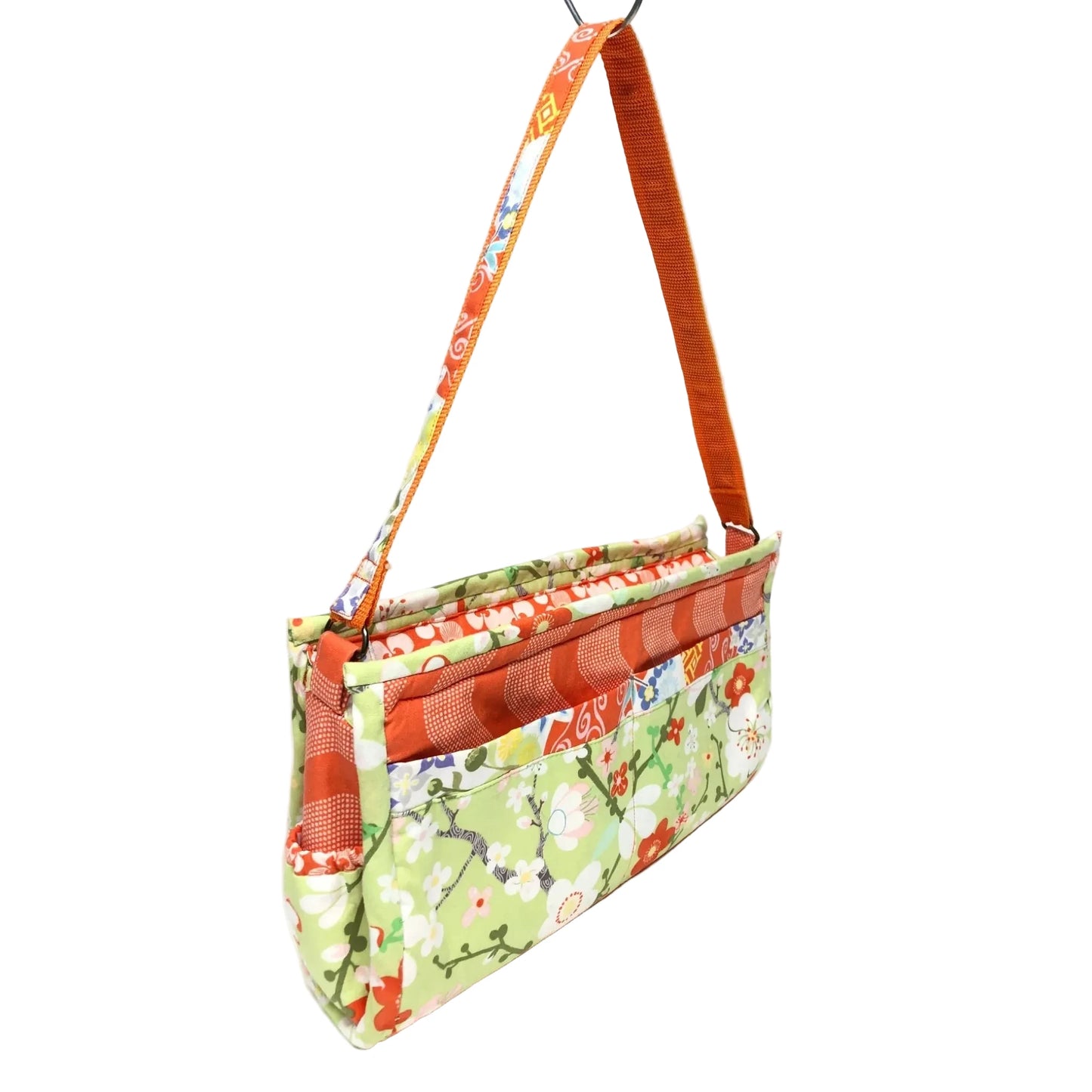 Handbag By Clothes Mentor, Size: Medium