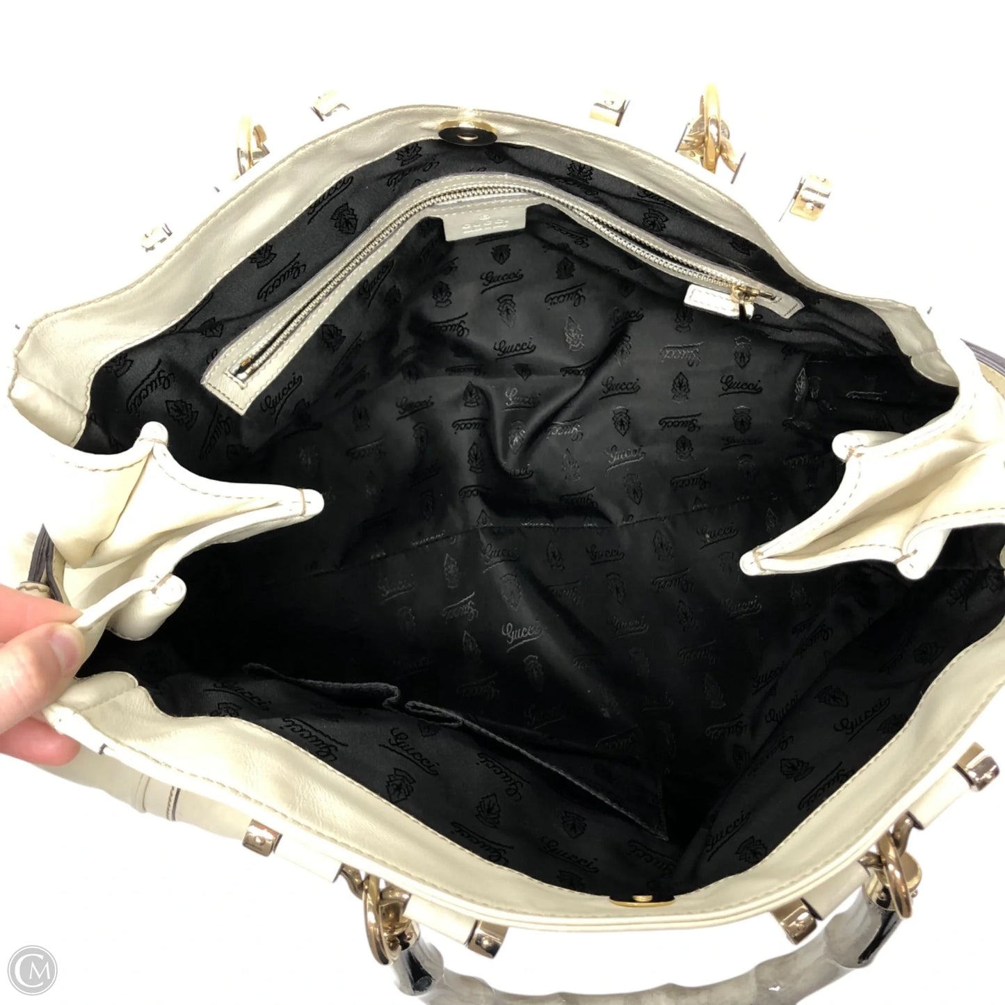 Handbag Luxury Designer By Gucci, Size: Medium