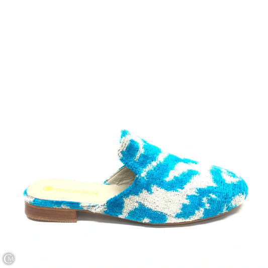 Shoes Flats By Cmb In Blue & White, Size: 6.5