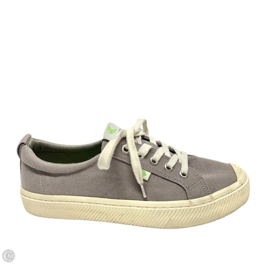 Shoes Sneakers By Cariuma In Grey, Size: 8.5