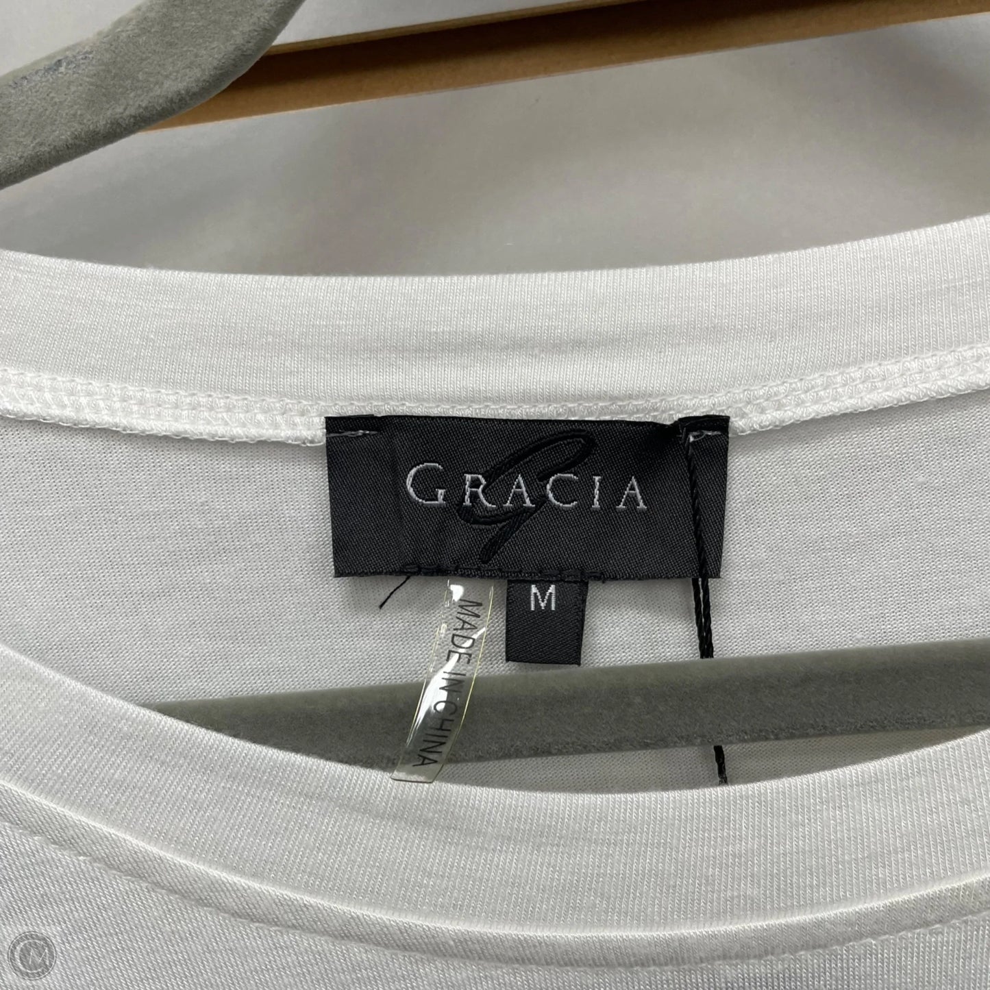 Top Short Sleeve By Gracia In White, Size: M