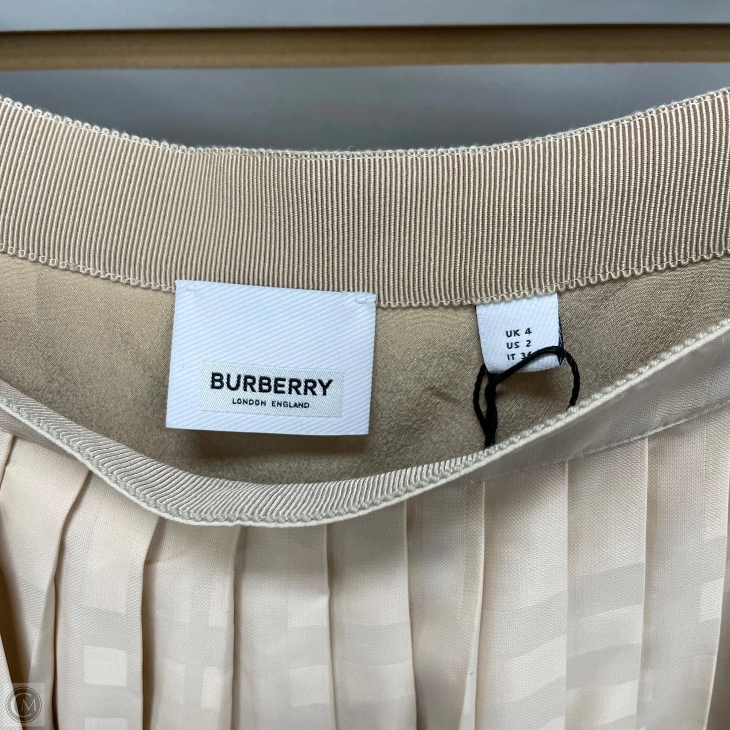 Skirt Luxury Designer By Burberry In Cream, Size: 2