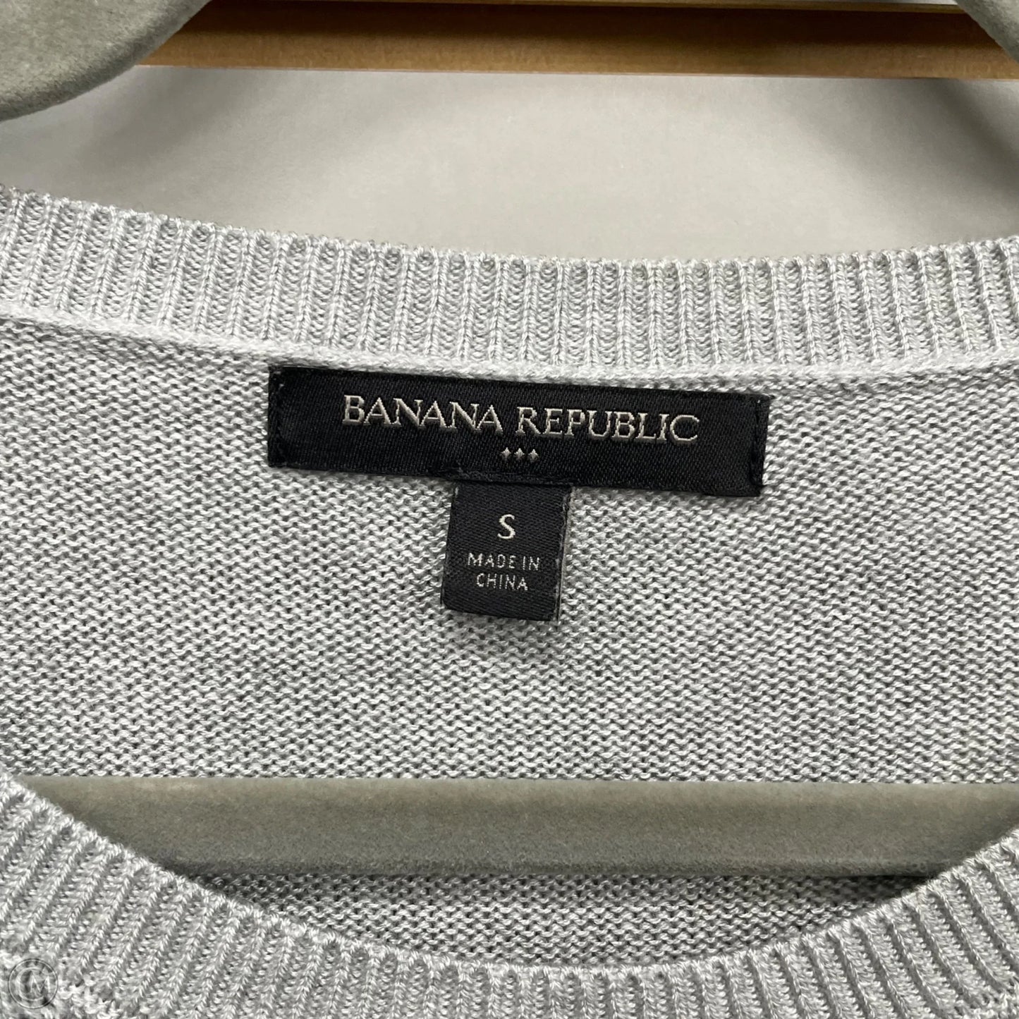 Sweatshirt Crewneck By Banana Republic In Grey, Size: S