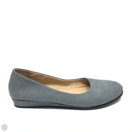 Shoes Flats By Cmc In Grey, Size: 9.5
