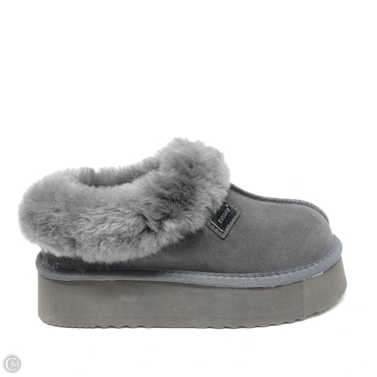 Boots Ankle Heels By Cmc In Grey, Size: 5