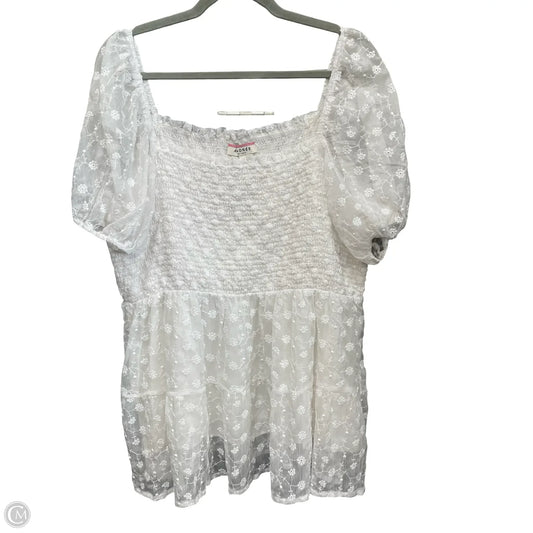 Top Short Sleeve By Andree By Unit In White, Size: 2x