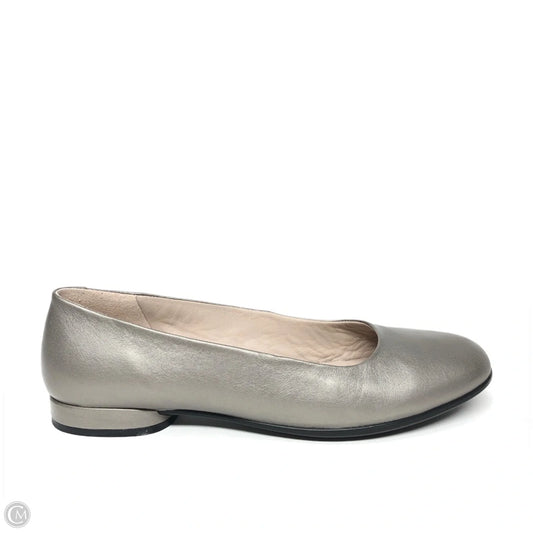 Shoes Flats By Ecco In Grey, Size: 9