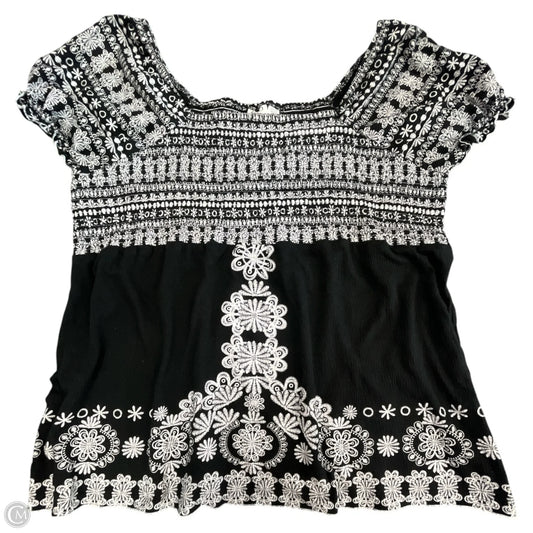 Top Short Sleeve By Cato In Black & White, Size: 3x