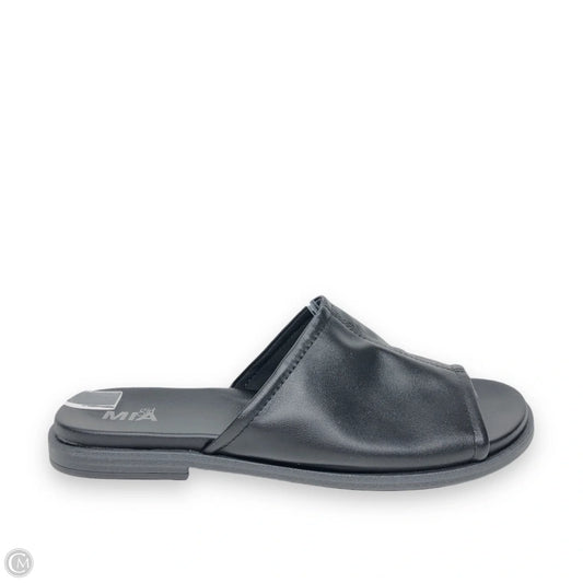Sandals Flats By Mia In Black, Size: 8