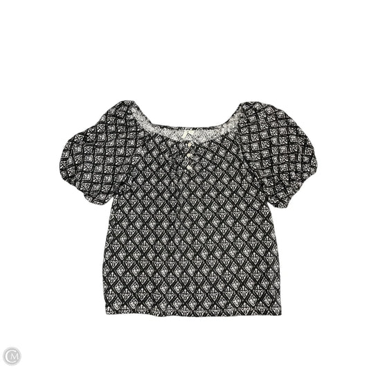Top Short Sleeve By Cato In Black & White, Size: L
