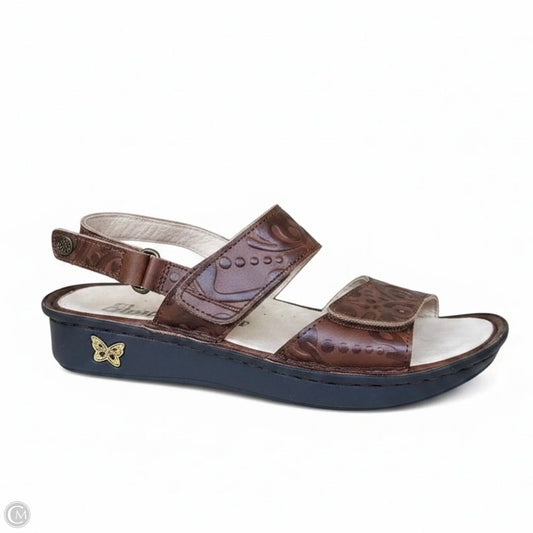 Sandals Flats By Alegria In Brown, Size: 6