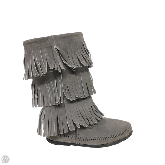 Boots Mid-calf Flats By Minnetonka In Grey, Size: 9
