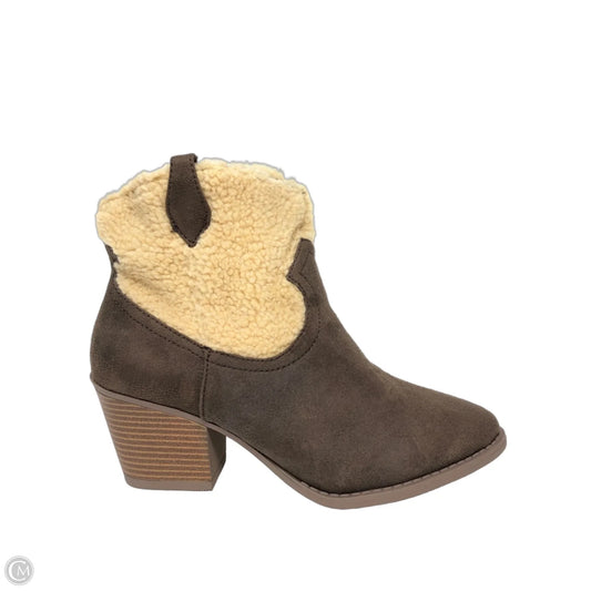 Boots Ankle Heels By Sugar In Brown, Size: 10