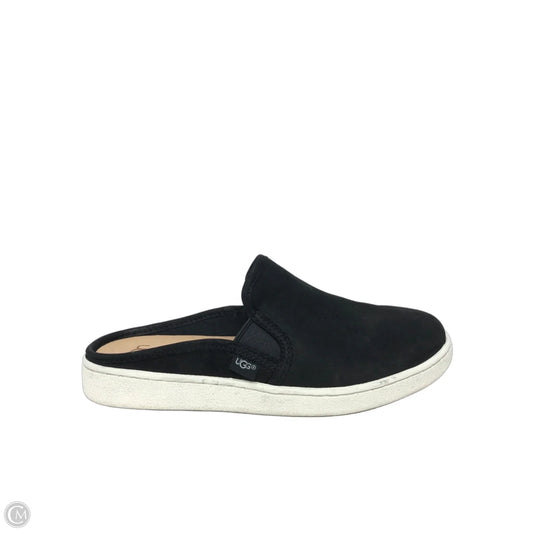 Shoes Flats By Ugg In Black, Size: 7