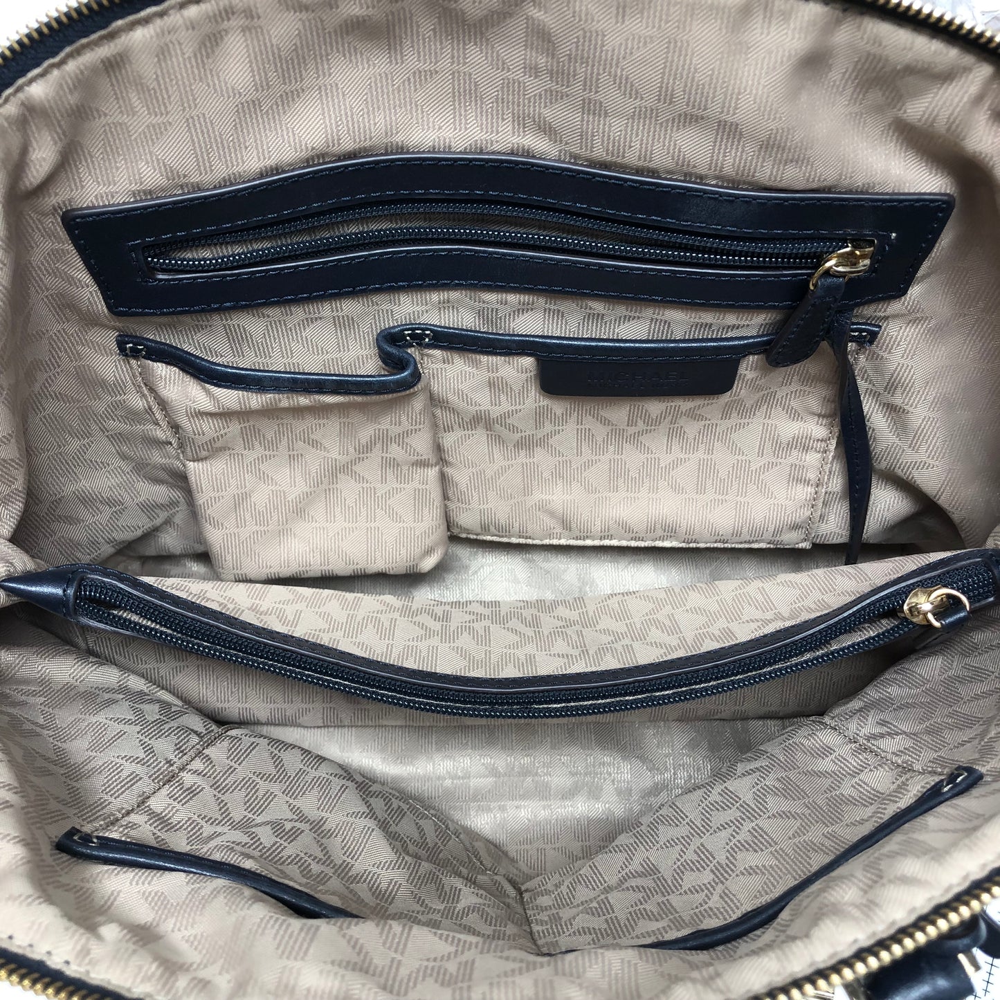 Handbag Designer Michael Kors, Size Medium