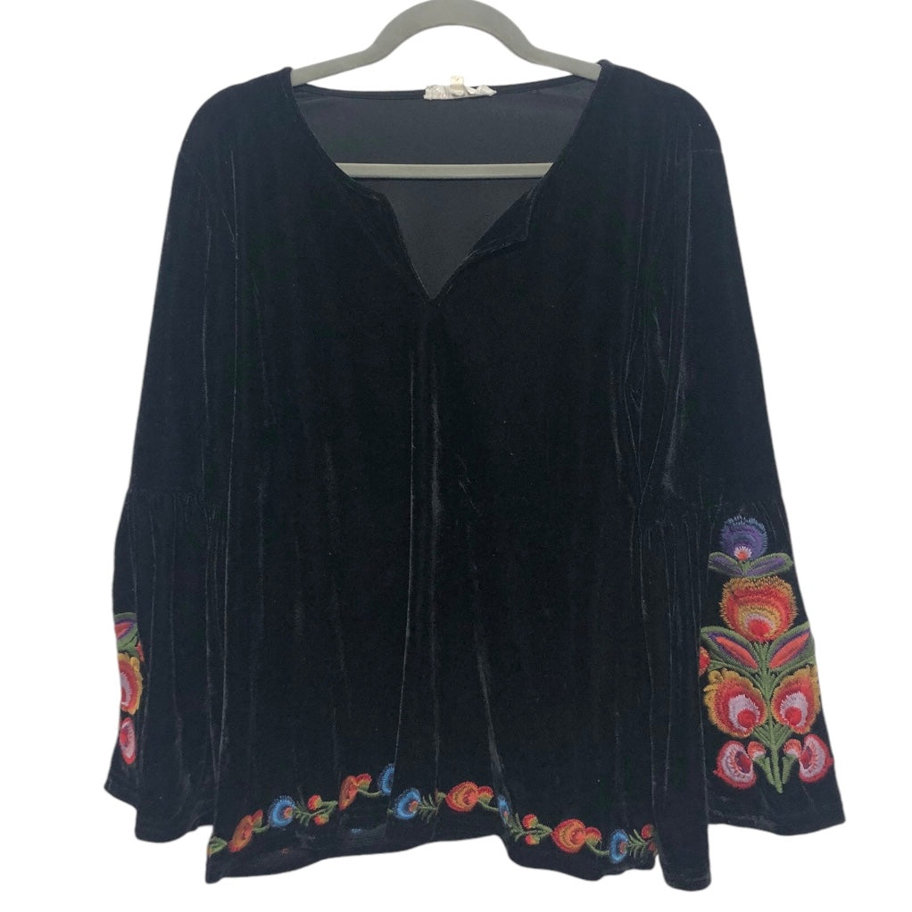 Top Long Sleeve By Solitaire In Black, Size: S