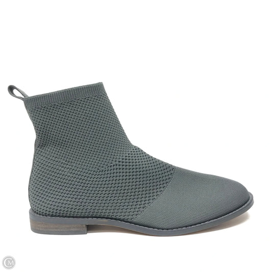 Boots Ankle Flats By Eileen Fisher In Grey, Size: 10
