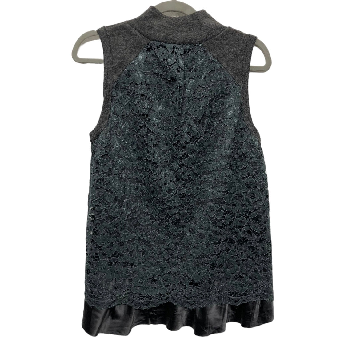 Top Sleeveless By Moth In Grey, Size: M