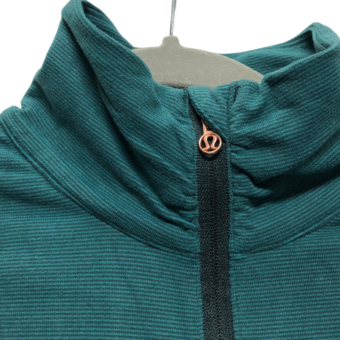 Athletic Top Long Sleeve Collar By Lululemon In Green, Size: 4