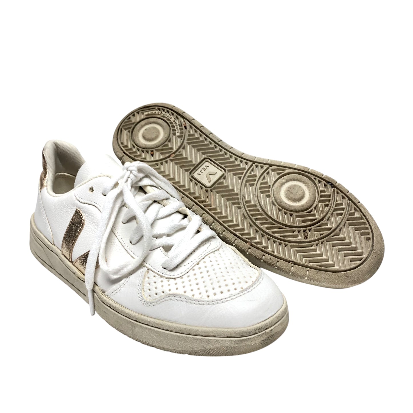 Shoes Sneakers By Cmb In White, Size: 8