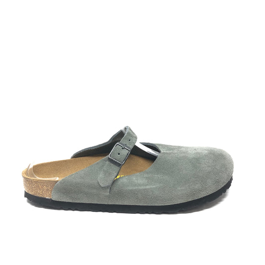 Shoes Flats By Birkenstock In Grey, Size: 10