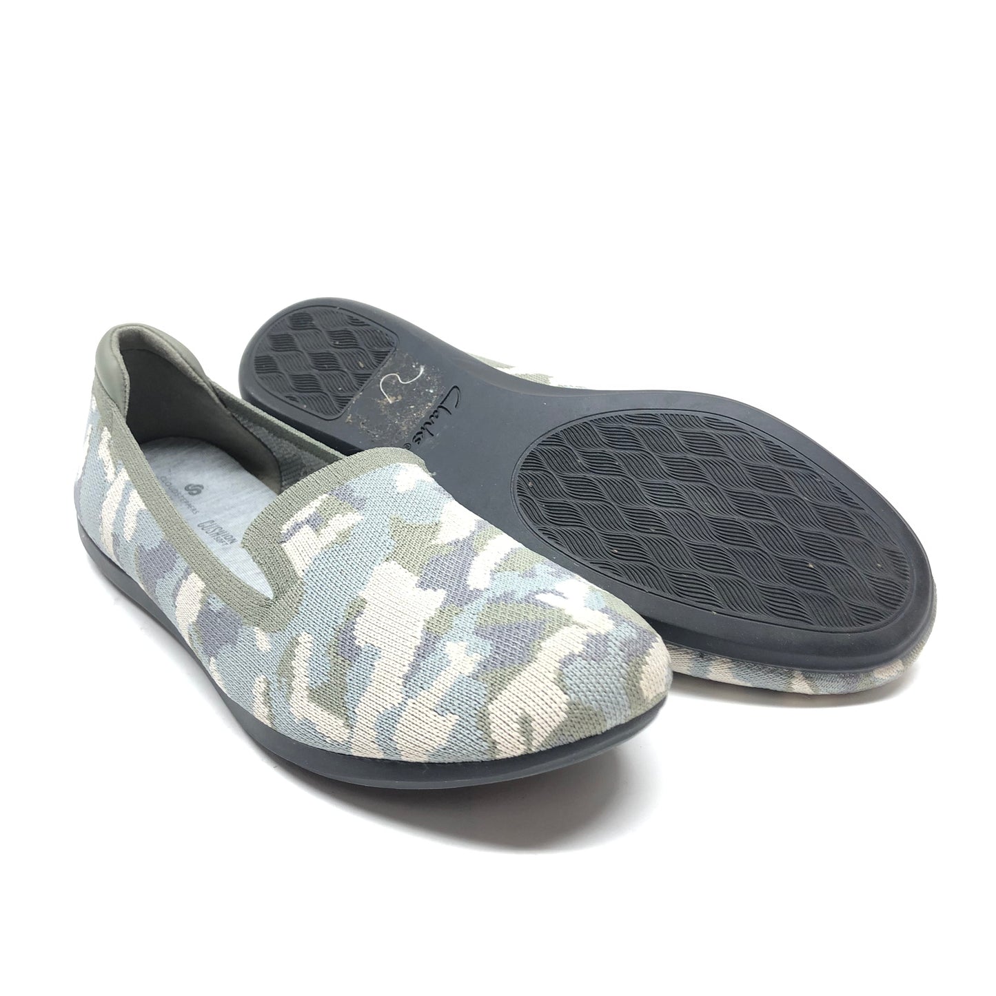 Shoes Flats By Clarks In Camouflage Print, Size: 7.5